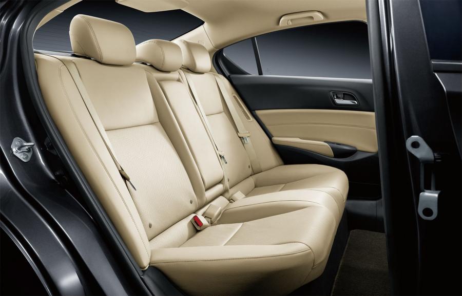 Интерьер Acura ILX Hybrid (DE) 2012 года  (CN) (фото 8 из 10)